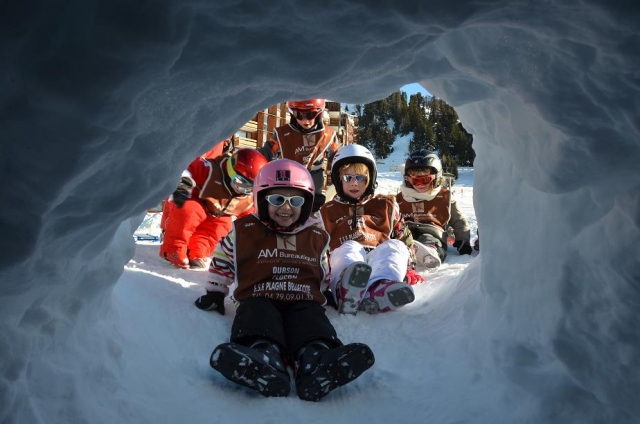  有趣的游戏和冰屋 